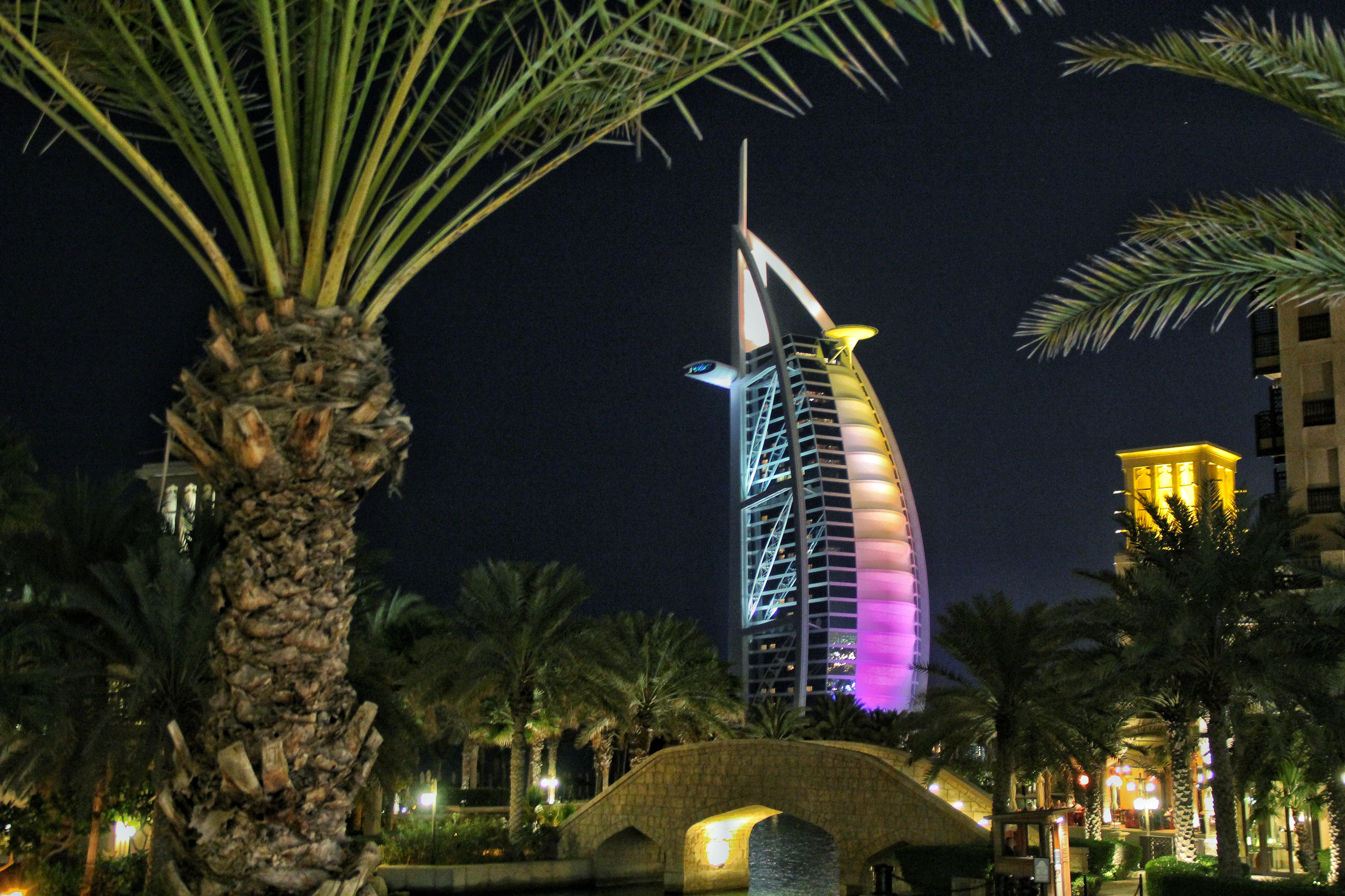 Dubai, dünyanın en lüks otellerinin bulunduğu bir şehir.