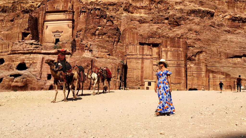 Petra'yı deve üzerinde gezebilirsiniz.