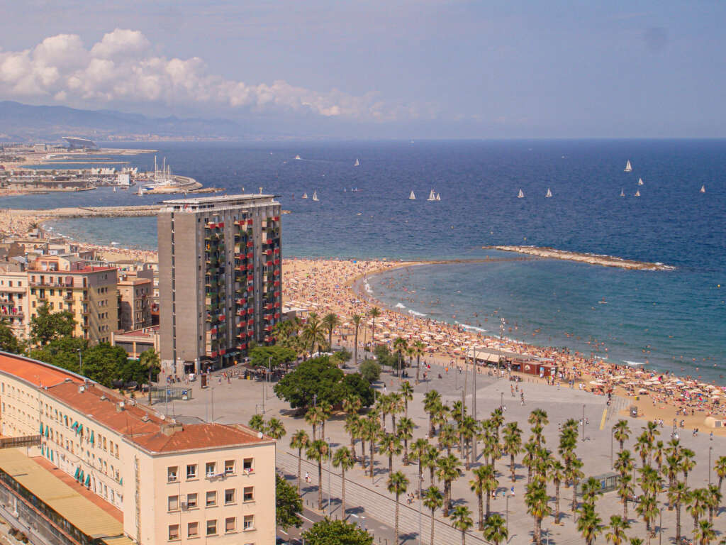 Barselona Avrupa'da bulunan en güzel plajlara sahip.