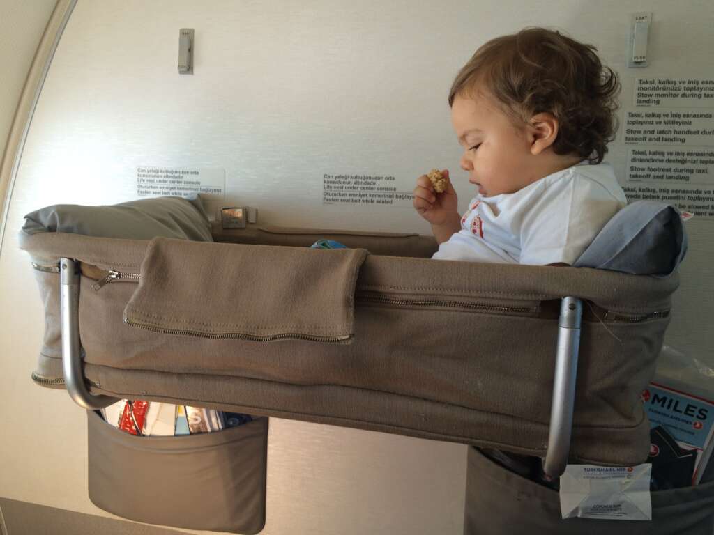 uçakta bebekli seyahat